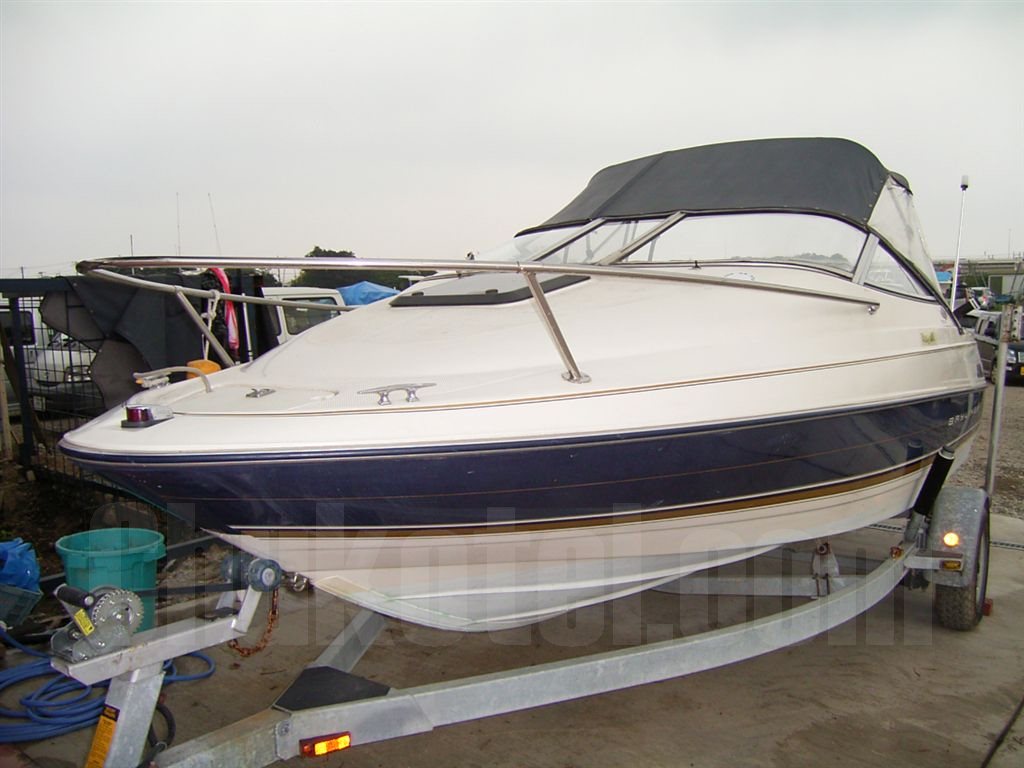 ベイライナー カプリ 1702LS 40周年記念モデル | 【中古艇ドットコム