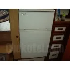 冷蔵庫は家庭用2ドアがついてます
