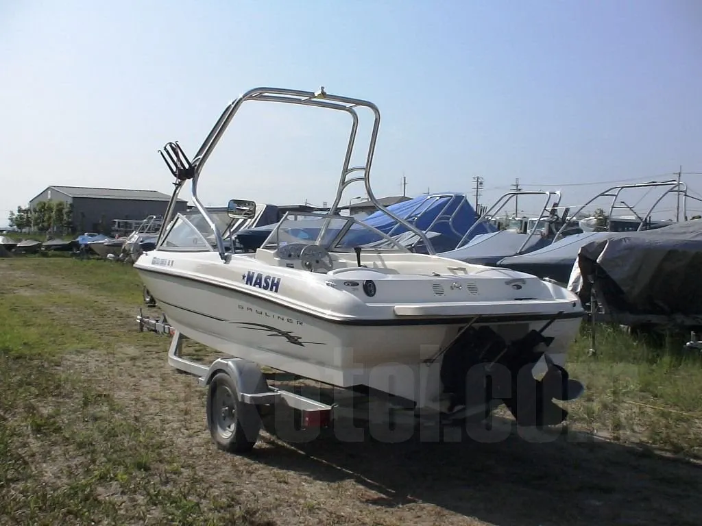 ベイライナー カプリ175ウェイクプロ | 【中古艇ドットコム】 中古 ベイライナー カプリ175ウェイクプロ | 【中古艇ドットコム】 中古