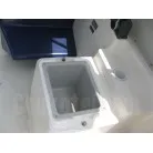 座席下の物入れ