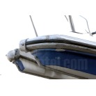 手前のガンネル部分が凹んでいます。