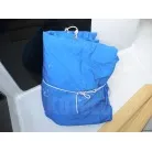 船体フルカバーは、たたまれて船内保管していますので、綺麗です。