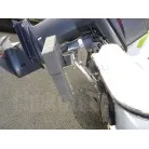補機ブラケット。（ここにスズキ船外機５馬力が付きます）