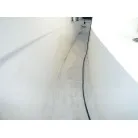 歩く部分は靴汚れが目立ちます。