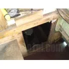 エンジンルーム入口(コクピット内)