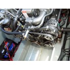 ピカピカのエンジンと追加したバッテリー