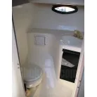 トイレ前の床下に清水タンク