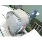 通常はエンジンカバーがあり、雨が直接当たらないので、エンジンの外装はかなりヒドイほこり汚れです。