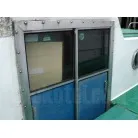 船首側客室入口（右舷側）です。