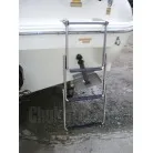スイミングラダーは3段格納式ですので使いやすいです。