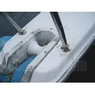 船首レール取り付け部の補修痕(