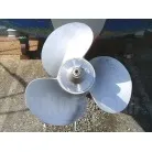 ペラに欠けや曲がりはありません