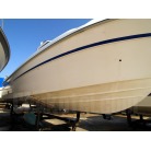 右側に補修跡は見られません