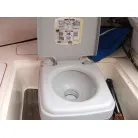 トイレは簡易式トイレになります