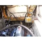エンジンルームは広く整備性は良さそうです