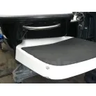 トランサムステップ(左)小キズ