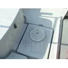イケスのふたに大口径丸型ハッチ ライブベイト釣りには便利です