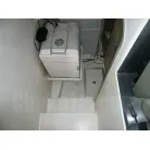 キャビン前方へのアプローチ