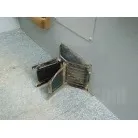 操縦席の足元にヒーター吹き出し口があります。