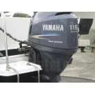 ヤマハ船外機4スト(68V)使用176時間と少なく綺麗な状態でした。