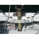 大きめのスパンカーで風にたちます