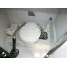 個室電動マリントイレ