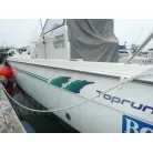 左舷側サイドハルを撮影 FRPの状態も良く綺麗です
