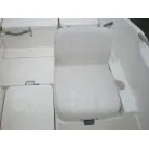 助手席椅子脱着式。