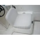 運転席椅子を後方向きにセット。