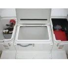 センターが生簀。