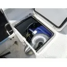 綺麗にビルトインされた発電機 排気処理もOK