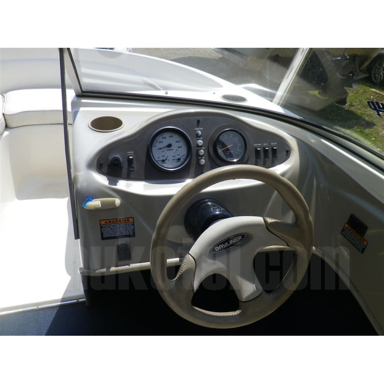 ベイライナーCAPRI 180 | 【中古艇ドットコム】 中古ボート ベイライナーCAPRI 180 | 【中古艇ドットコム】 中古ボート