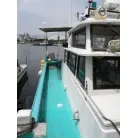 広いサイド通路