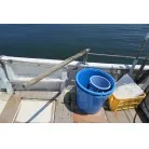 バウデッキで舵をコントロール出来ます
