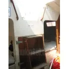 階段奥に保冷庫