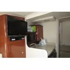 テレビ付き。