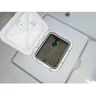 イケス。小さなハッチ付き。