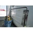 左舷側の可倒式ベンチシート
