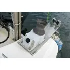 船尾にもウィンチあり