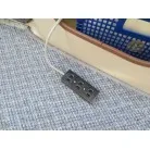 ポータブル発電機を外部のインレットにつなぐと室内で100Vが使えます。