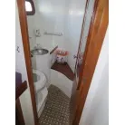 こちらにも個室のトイレとシャワールームがあります。