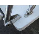 スイミングステップ根元のひび割れ