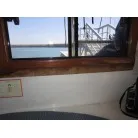 リア窓枠下部