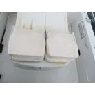 エンジンルームは椅子ごと開閉