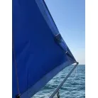 中央部に破れ