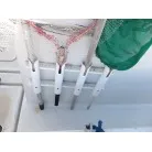 左舷側のものは取り外します。