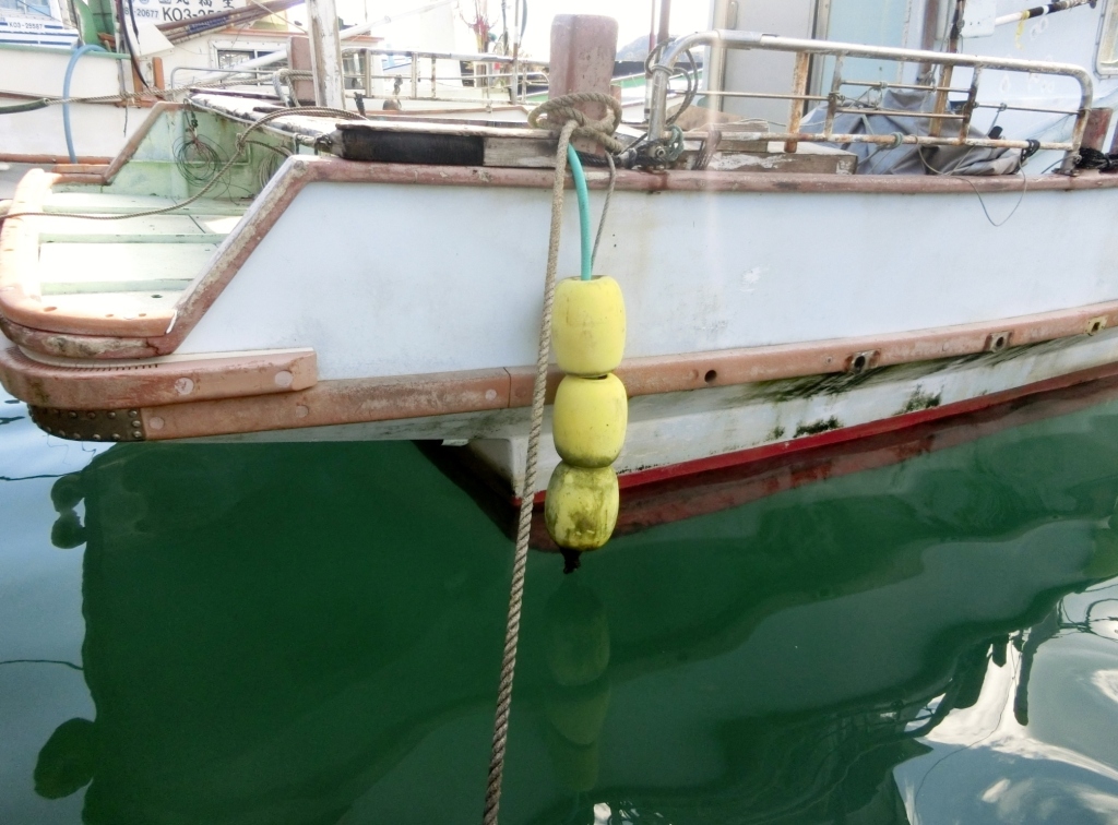 再出品 漁船 50フィート？ コマツ830馬力 巡航16ノット最速21ノット船