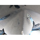 先っぽの白い部分は、船台に載せる際についた塗料です。