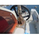 ヒンジになっており可倒式です