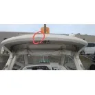 キャビン上部の亀裂）
